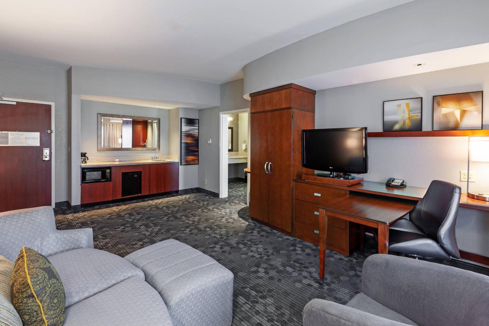 Courtyard By Marriott Tulsa Woodland Hills Hotel Kültér fotó