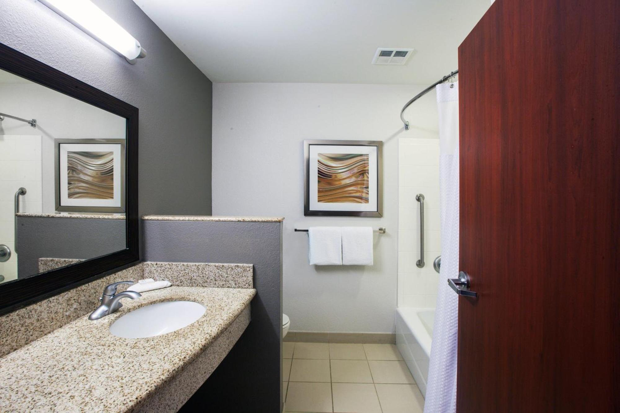Courtyard By Marriott Tulsa Woodland Hills Hotel Kültér fotó
