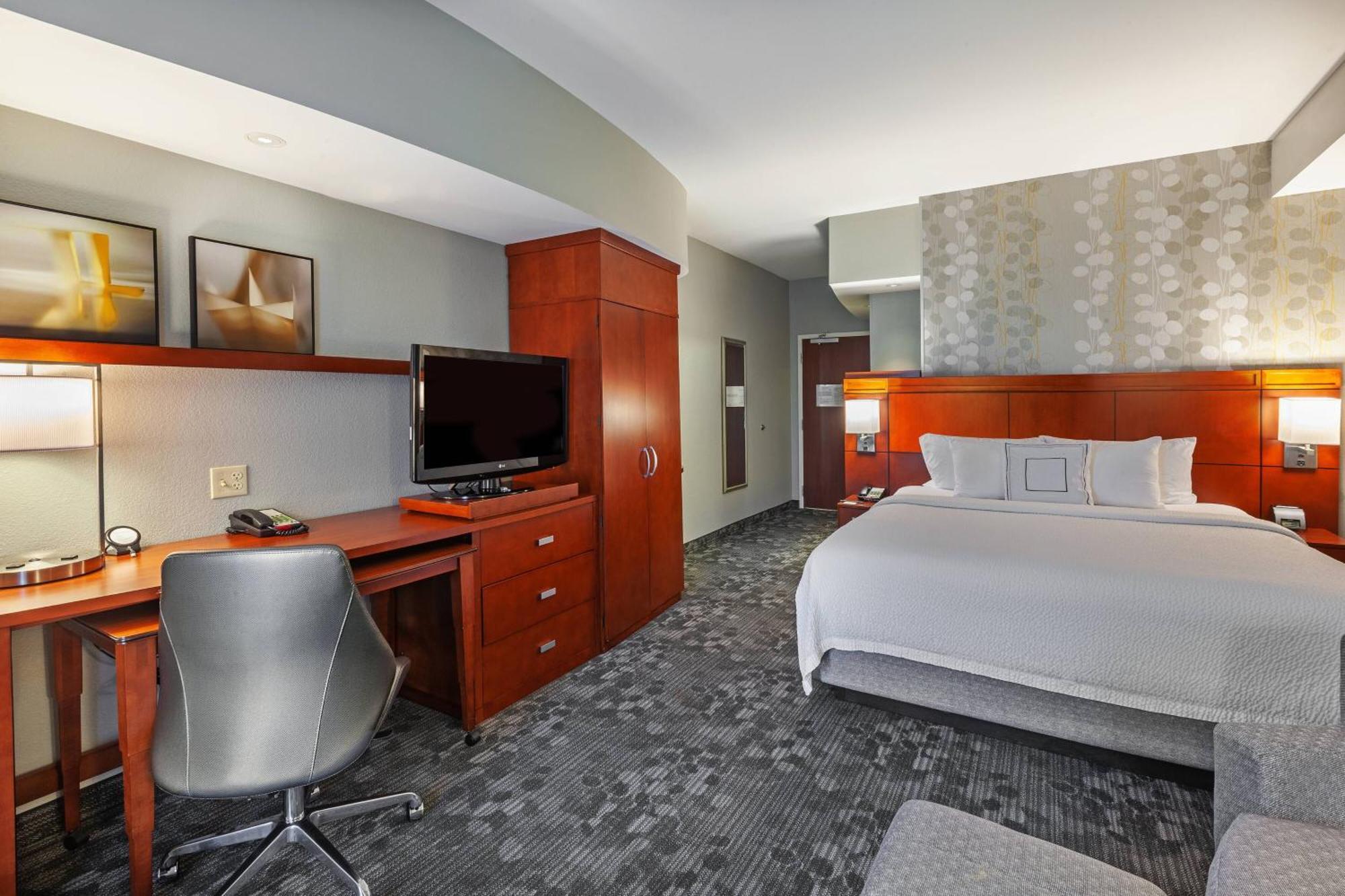 Courtyard By Marriott Tulsa Woodland Hills Hotel Kültér fotó